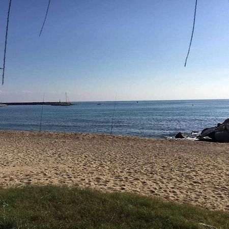 Nice And Quiet Flat In Premia De Mar Hutb Екстер'єр фото